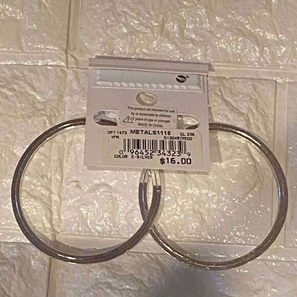 Fashion Jewelry Large Hoop Earrings Women’s Sliver Tone Costume Round 2in - Picture 3 of 9